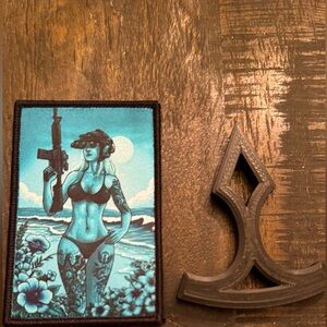 Tactical Babe and Pocket Dagger